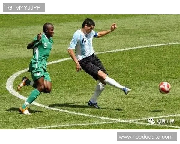 足球明星如何运用脚弓技巧精准传球解析与实战应用分享